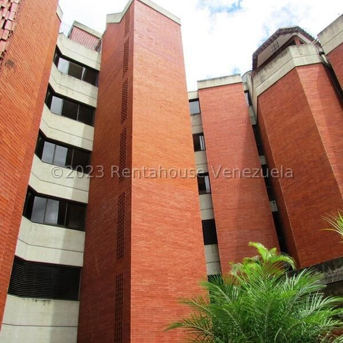 Bello Y Amplio Apartamento En Venta Totalmente Remodelado En La Castellana Caracas 23-33604