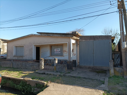 Casa Dos Dormitorios En Castillos