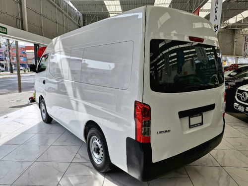 Nissan Urvan 4p Amplia L4/2.5 Man A/A P/Seg