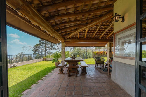 Casa En Venta 730 Mtrs2 ,con Vista. Calle Cerrada! La Lagunita Country Club Mls #24-25099 Francis Zeppieri