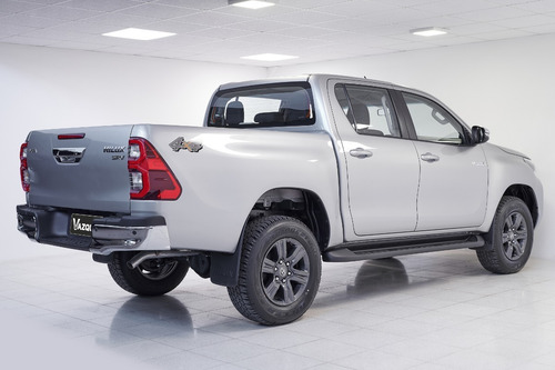 Toyota Hilux 4x4 Cd Srv 2.8 Tdi Mt My21 0km
