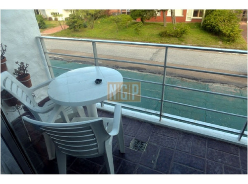 Apartamento En Mansa, 1 Dormitorios - Ref: 6812