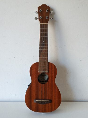 Imagen 3 de 7 de Ukelele Soprano Electroacustico Ibanez Uks10 Con Funda