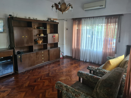 Casa Con Jardín, Pileta Y Parrilla En Lote Doble - Apto Crédito- Dueño Directo - Merlo