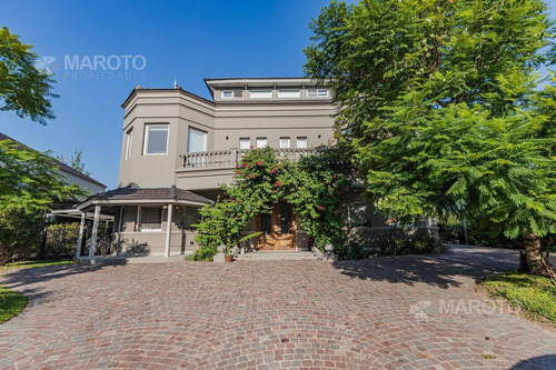 Imagen 3 de 30 de Casa En Venta En Barrio Privado Septiembre Con Seis Dormitorios - Maroto Propiedades-