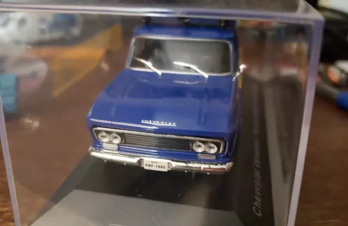 Carro de polícia a escala 1:43 (vários modelos)