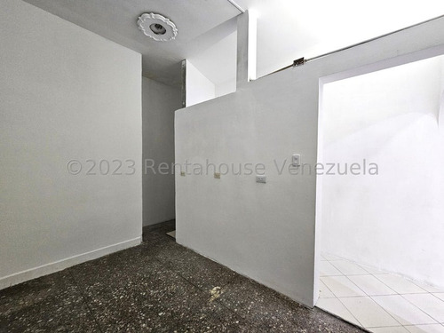 Locales Comercial En Alquiler Nueva Segovia Barquisimeto -- %%m-c-t%% Cod. 24 Guion 6 2 4 3