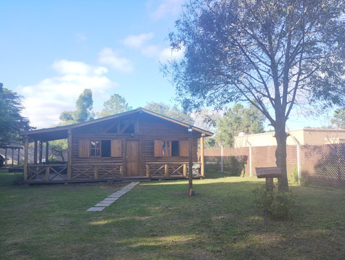 Cabaña De Troncos, Quincho Y Pileta Alquiler Temporario En Luján Para Eventos O Estadía