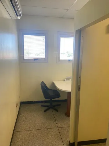 Consultorio Odontológico En Venta. Policlínica Las Industrias. Flor Amarillo.ar Solo Clientes