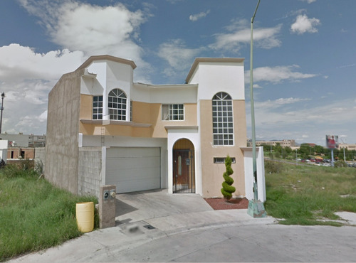 Casa En Venta En Col. Cordilleras, Chuhuahua, Chihuahua. Nm*