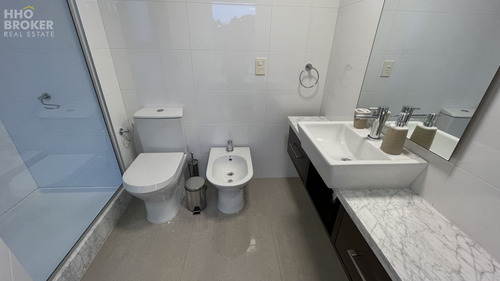 Venta De Apartamento Esquinero, Torre One I, Roosevelt, Punta Del Este.