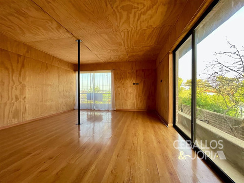 Casa En Venta De 7 Dorm. En Quilpué