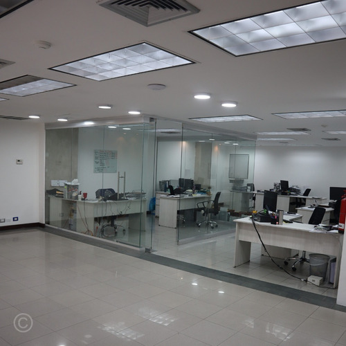 Imagen 1 de 7 de Se Alquila Edificio Ejecutivo Para Oficinas Administrativas Semi Equipado, Con Excelente Ubicación. Hg Febrero 2023