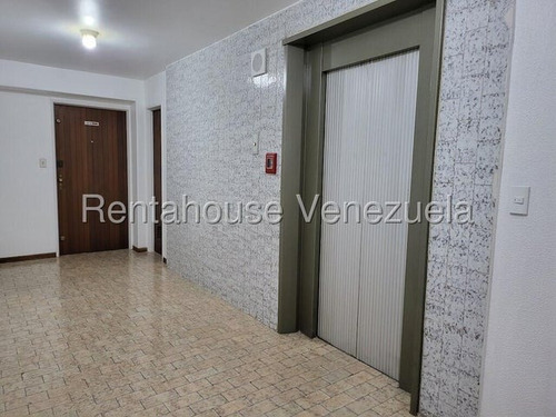 Alquiler De Bello Apartamento. Mls 25-13678. Ycl.