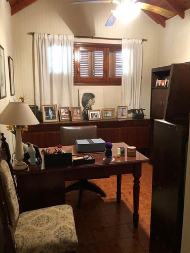 Imagen 5 de 21 de Importante Casa En Centro De Cañuelas