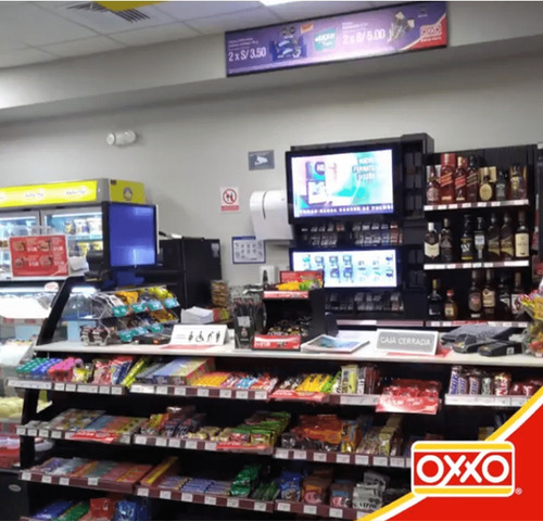 Excelente Local Comercial En Calle Con Alto Flujo Peatonal