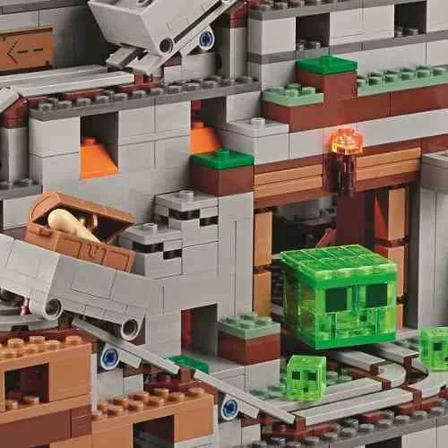 Bloco de Montar Minecraft - Modelo Caverna da Montanha