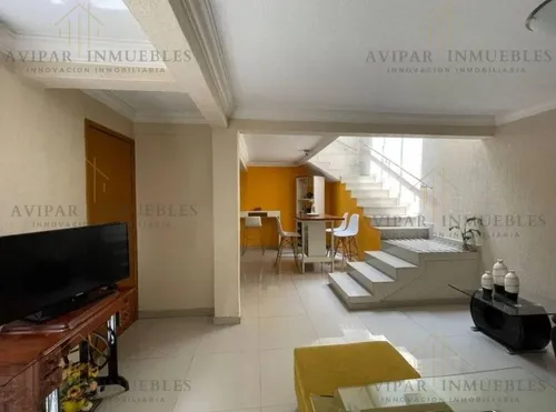 Casa En C. De La Playa, Acueducto De Gpe, En G.a.m. Mr