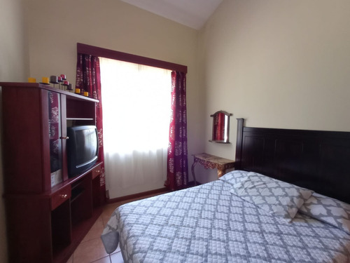 Imagen 27 de 30 de Vendo Belleza De Casa Ubicada En Esquina, 4 Dormitorios, Alta Plusvalia Y Seguridad