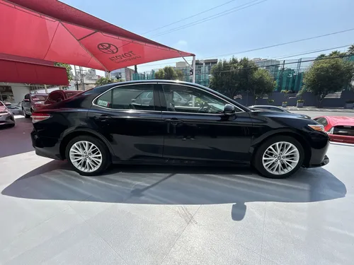 Toyota Camry XLE NAVI