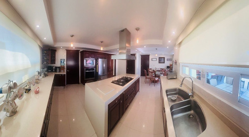 Lago De Guadalupe Vendo Señora Residencia Con Acceso Controlado