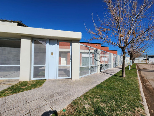 Venta Casa 4 Dorm. B° Capellan  - Cipolletti