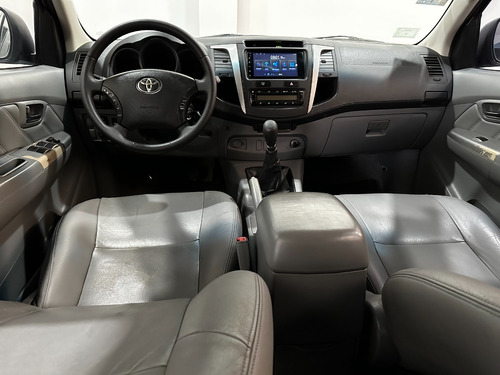 Imagen 18 de 19 de Toyota Hilux 3.0 Cd Srv Cuero 171cv 4x2 4x4 Srx Sr Amarok Dx