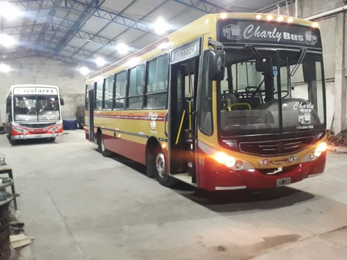 Imagen 9 de 25 de Mercedes.2014 1418.