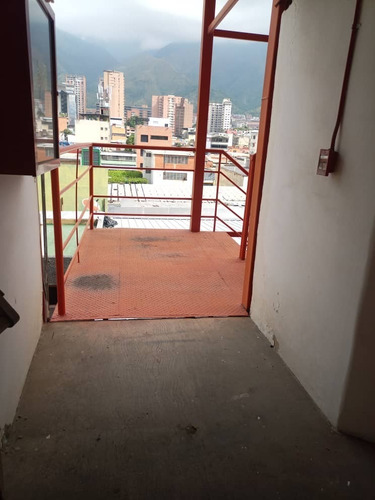 Imagen 17 de 30 de Alquiler De Planta Comercial En Edificio Boleita Sur