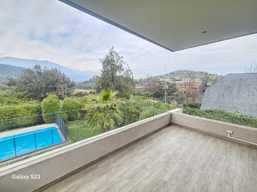 Fantástica Casa En Exclusivo Condominio Valle Escondido.