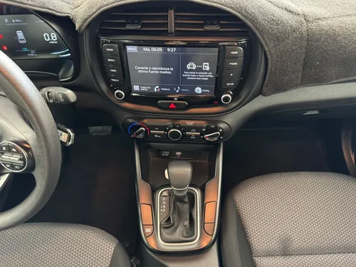 Kia Soul 5p LX L4/1.6 Aut