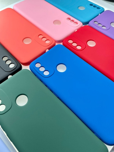 Imagem 3 de 10 de Capa Capinha Case Silicone Premium Veludo Para Moto E20 6.5