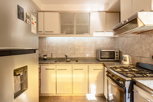 Venta. Tres Ambientes Con Dependencia. Barracas.