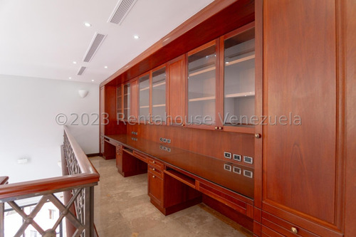 Vendo Apartamento Penthouse Varios Niveles Altamira Yf