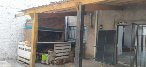 Local Comercial, Cordón, 2 Baños, Cocina, Buena Iluminación!