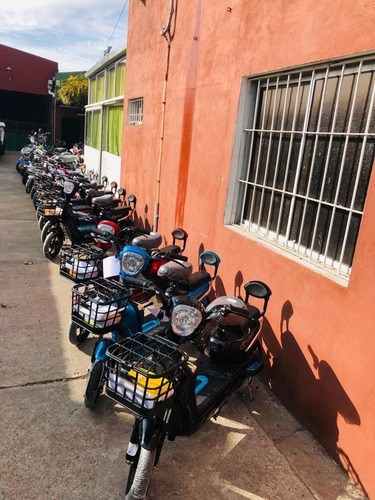 Moto Eléctrica Max 350 Yumbo 500 800 Scooter 100% Financiada