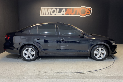 Volkswagen Vento 2.5 Advance Plus 170cv