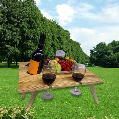 A Mesa De Picnic De Vino Al Aire Libre Mesa De Los A