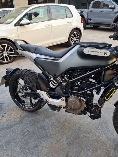 Husqvarna Svartpilen 200