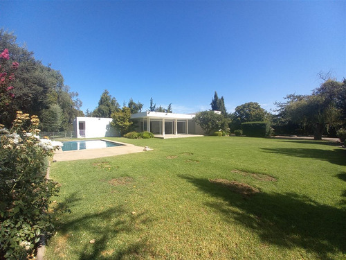 Casa En Arriendo De 4 Dorm. En Colina