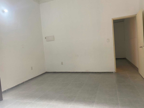 Se Alquila Apto Reciclado A 0 De 60 M. 1 Dorm Más Patio.