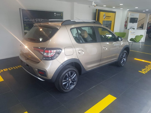 Imagen 2 de 15 de Autos Y Camionetas Renault Sandero Stepway Toyota Yaris E