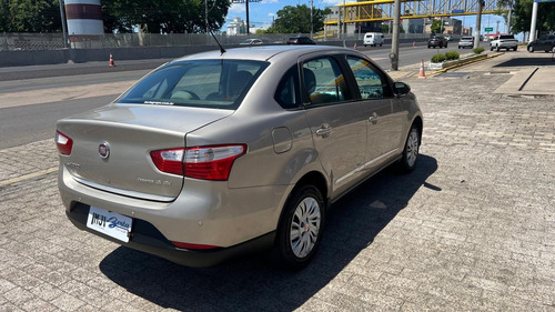 Fiat Grand Siena 1.6 16v Essence Flex Dualogic 4p