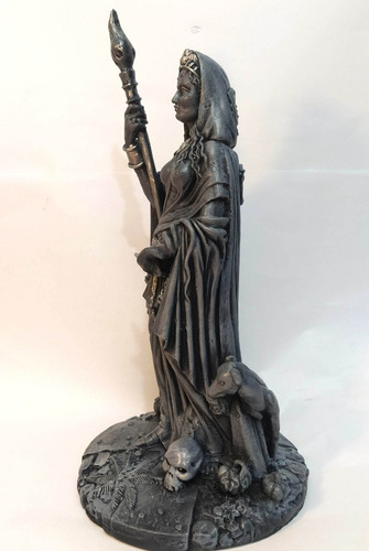 Deusa Hecate Estatua Em Resina 29 Cm