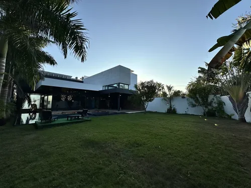 Residencia Con Domótica Y Paneles Solares En Montebello