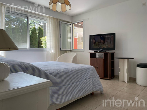 Casa - 5 Ambientes - 3 Cocheras - Pinamar - Venta