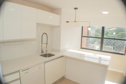 Imagen 5 de 14 de Apartamento En Santa Fe. Recién Remodelado 0414-2465931