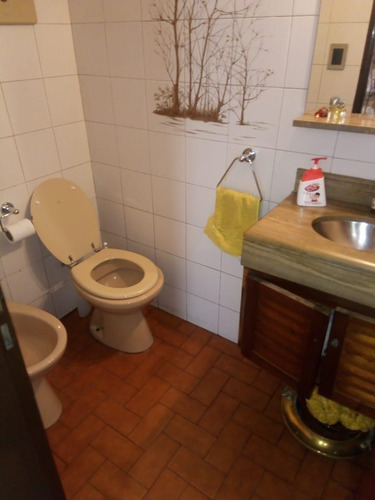Imagen 11 de 14 de Excelente Casa Con Parque, Quincho, Cochera. Exc Ubicacion