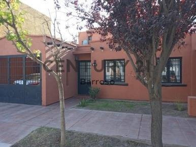 Imagen 2 de 11 de Casa En Venta En Complejo Privado Jardines De Urquiza , Guaymallén.