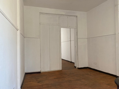 Local De 120m2, 3 Pisos Frente A Plaza Echaurren, Valparaíso